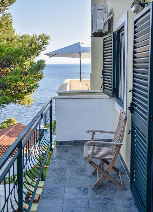 Vila 4 Bedrooms Hvar Located 100m From The Sea And 1,5 Km From Hvar Old Town *